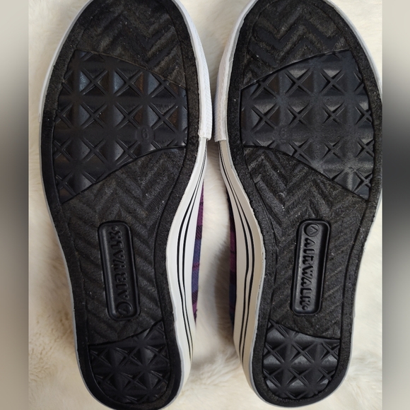 Airwalk Purple And Blue Plaid Canvas Sneakers with White Laces - Picture 7 of 16